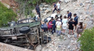 Alanya’da turistleri taşıyan safari cipi şarampole yuvarlandı: 7 yaralı