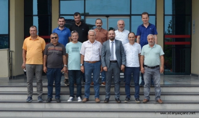 Başhekim Karahan Alanyalı muhtarları dinledi