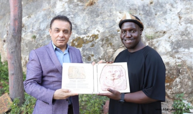 2 Afrikalı'nın gözleriyle Türkiye sergisi Alanya'da