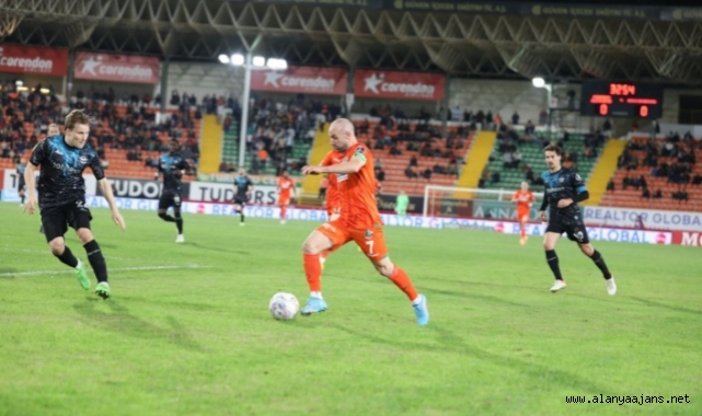 Alanyaspor evinde 1 puana razı oldu!
