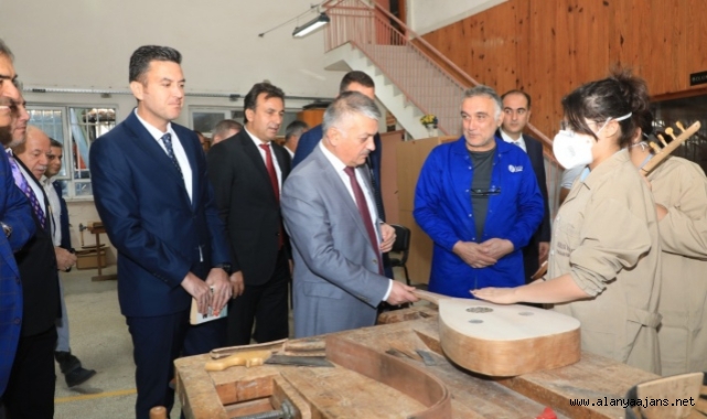 Vali Yazıcı Alanya’da konuştu