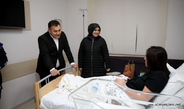 Başkan Yücel sağlık çalışanları ve hastaları unutmadı
