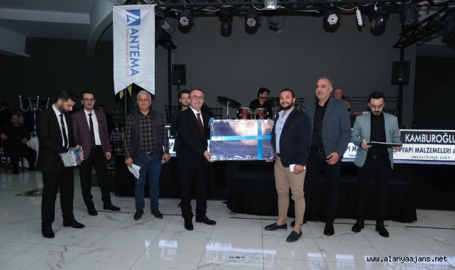 Kamburoğlu yapı sektörünü buluşturdu