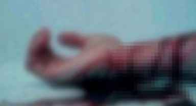 Alanya’da bunalıma giren genç kız bileklerini kesti!