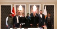 Ak Parti’ye Sürpriz Ziyaret