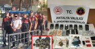 Alanya’da jandarmanın yakaladığı kredi kartı dolandırıcıları adliyede
