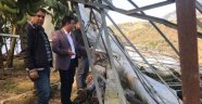 Fırtına seraları yıktı