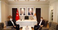 Kaymakam Ürkmezer, Ak Parti'yi ziyaret etti