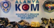 POLİS 12 KİLO ESRAR ELE GEÇİRDİ