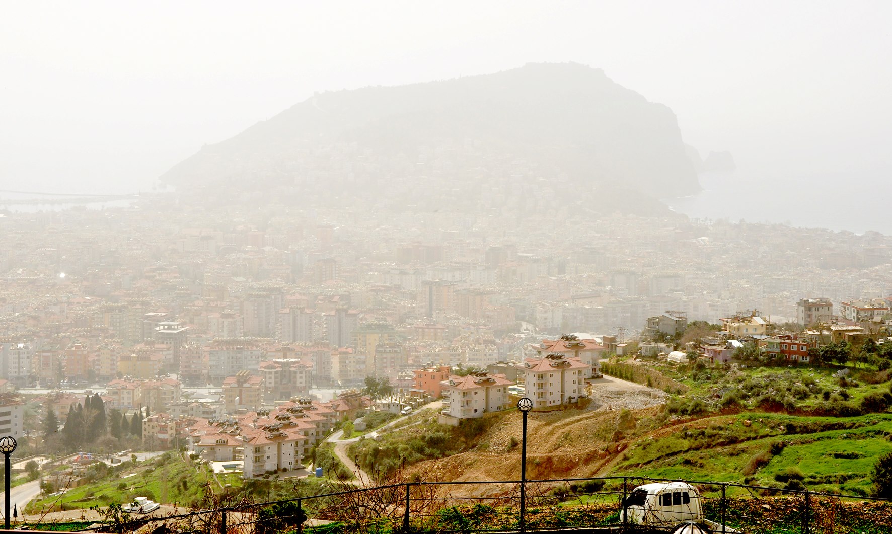 Alanya toz bulutuna teslim