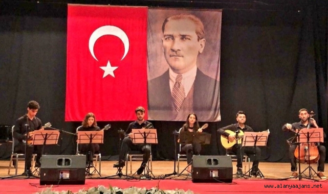 ALKÜ öğrencileri İzmirlileri mest etti