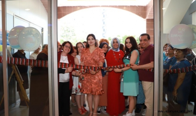 Mahmutlar ve Cikcilli el sanatları sergileri açıldı