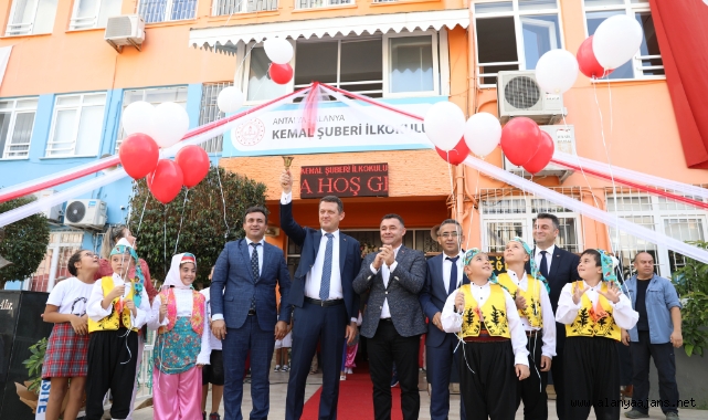 Alanya’da bugün 62 bin öğrenci ders başı yaptı
