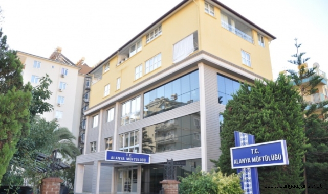 Alanya’da öğretmen, öğrenci ve veliler için umre kayıtları başladı