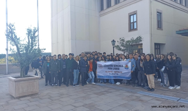 Alanya’daki öğrenciler üniversite kapısını araladı