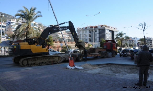 Alanya Adliyesi önünde üst geçit yapımı için çalışmalar başladı