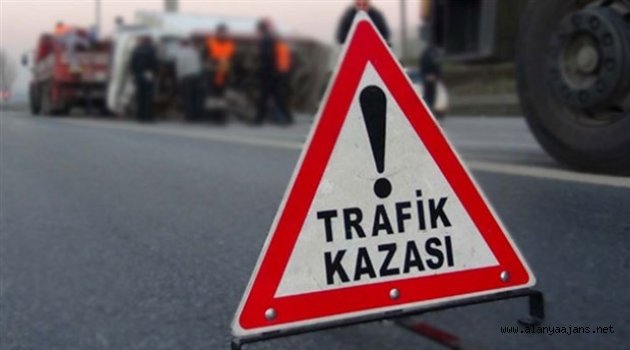 Alanya'da feci kaza:1’i çocuk 3 kişi yaralandı