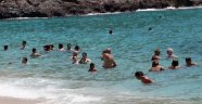 Alanya'da sıcak hava insanları denize döktü