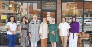 Alanyalı kadın siyasetçi turşucu dükkanı açtı